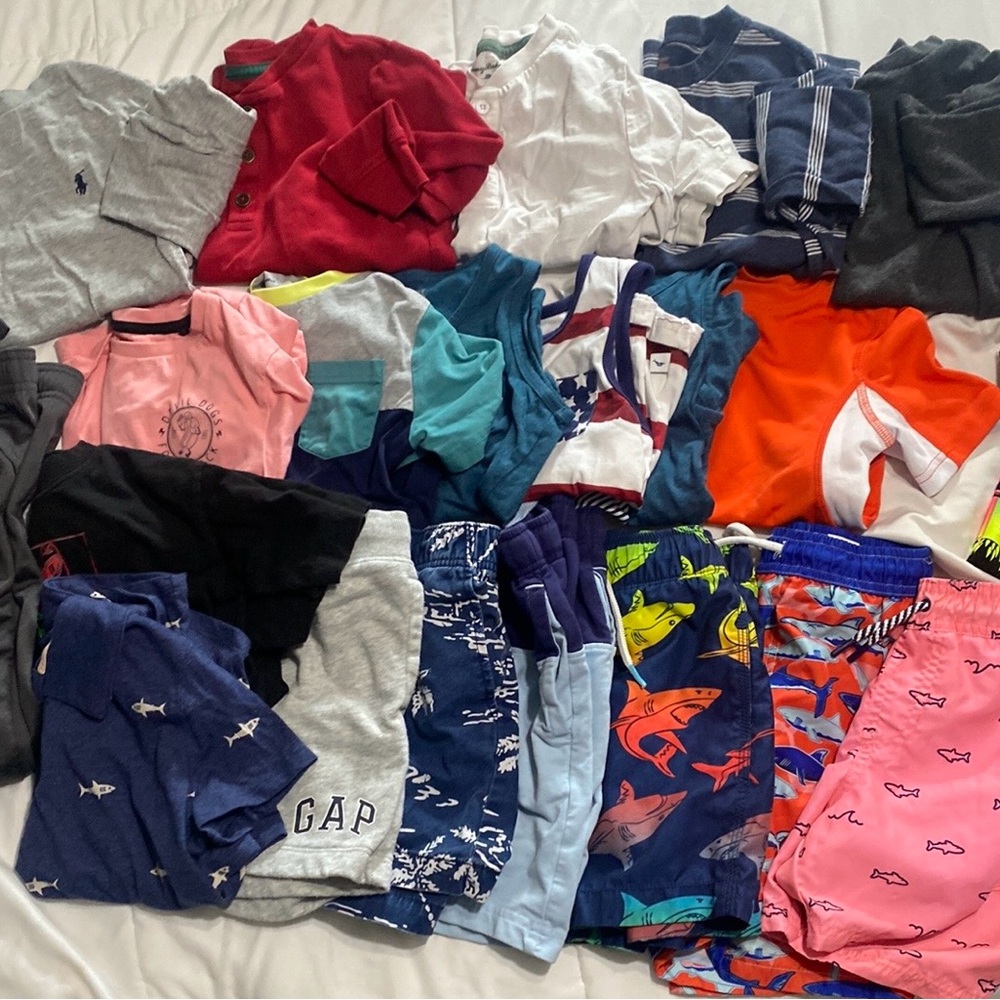 Boys Bundle 🩵  shirts, swim, shorts!